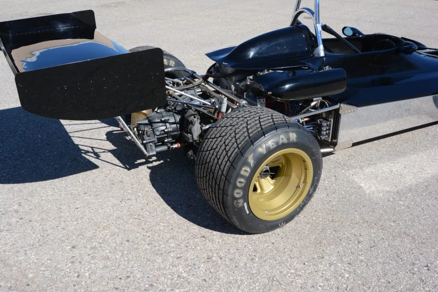 1975 Chevron - Image 6 of 10