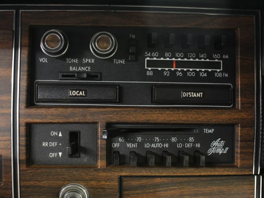 1975 Chrysler Imperial 3rd Gen - Image 30 of 31