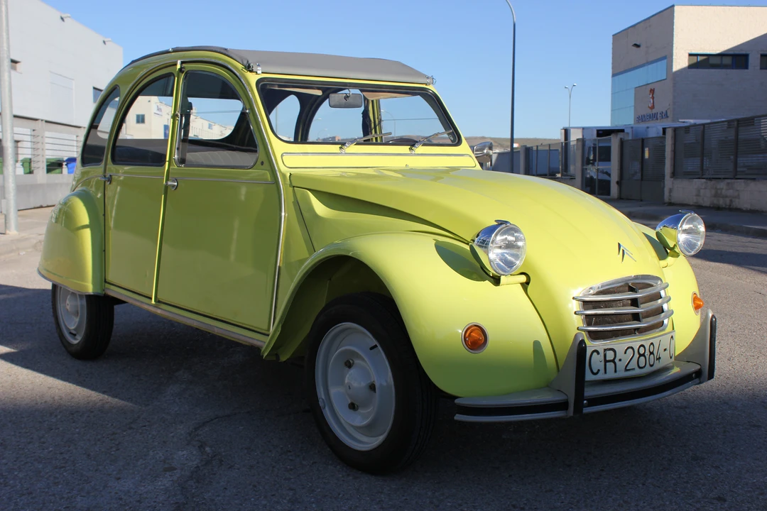 1975 Citroen 2CV - Image 2 of 31