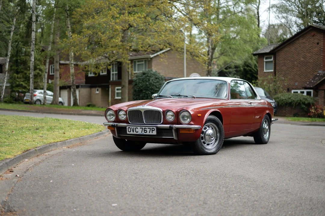1975 Daimler - Image 2 of 30