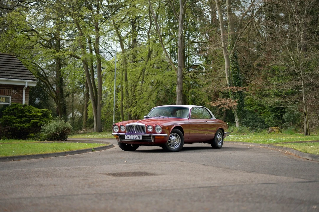 1975 Daimler - Image 9 of 30