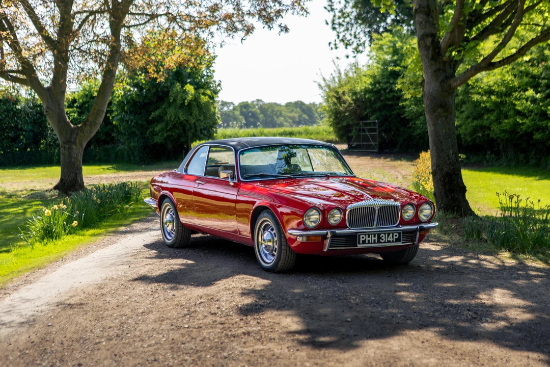 1975 Daimler - Image 11 of 31