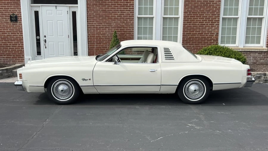 1975 Dodge Charger 4th Gen - Image 2 of 9