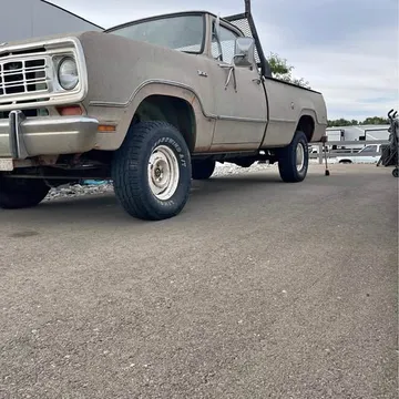 1975 Dodge Power Wagon D100