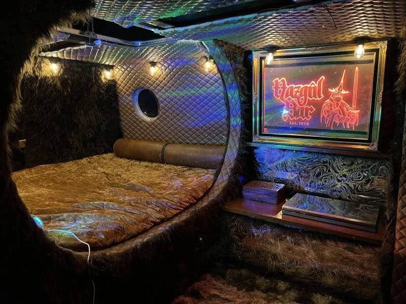 1975 Dodge Ram Van - Image 10 of 11