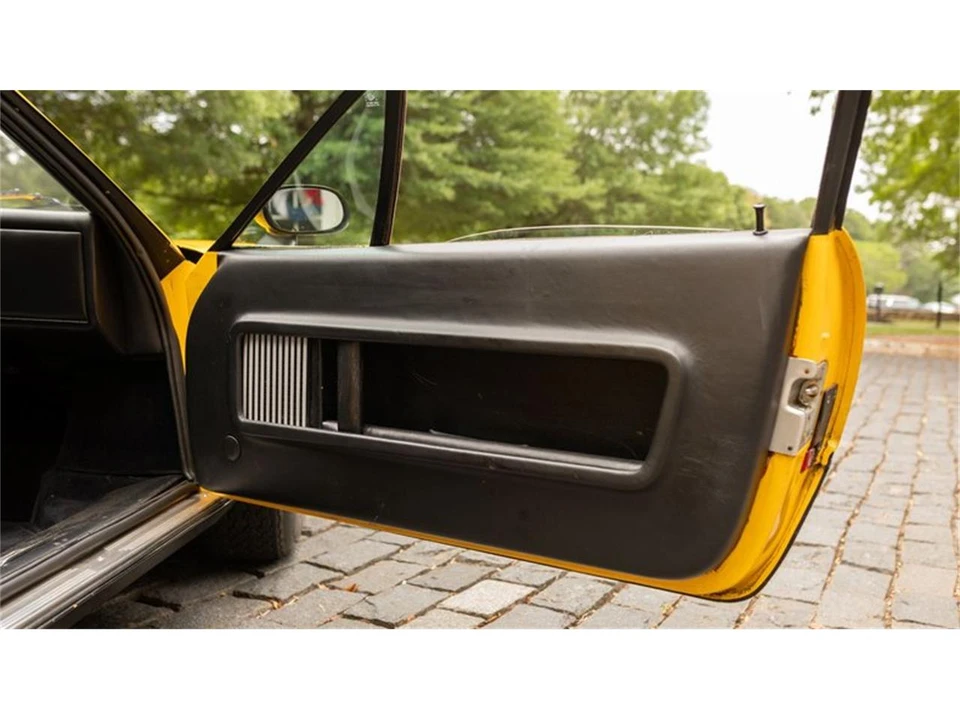 1975 Ferrari 365 - Image 24 of 31