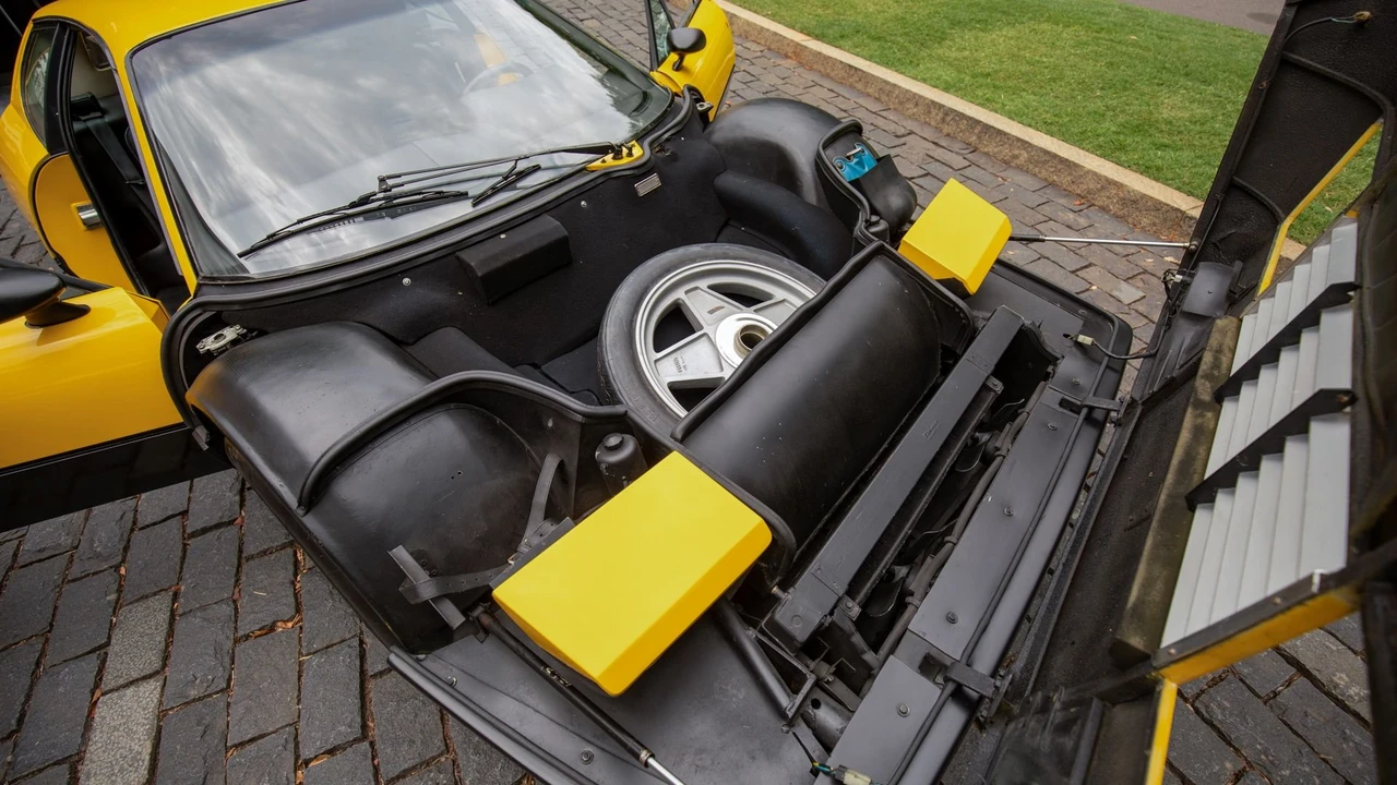 1975 Ferrari 365 GT4 BB - Image 14 of 31