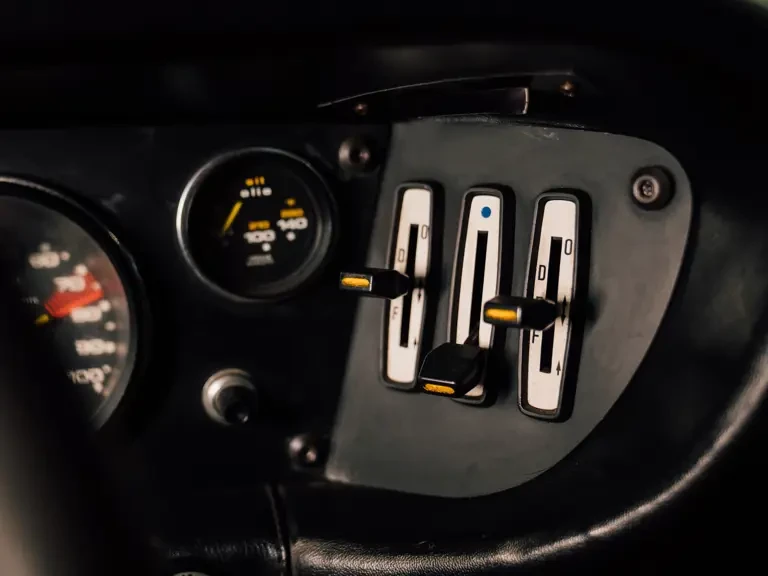 1975 Ferrari 308 GT4 - Image 16 of 31