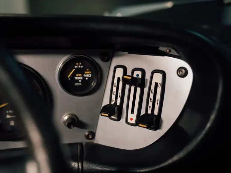 1975 Ferrari 308 GT4 - Image 17 of 31