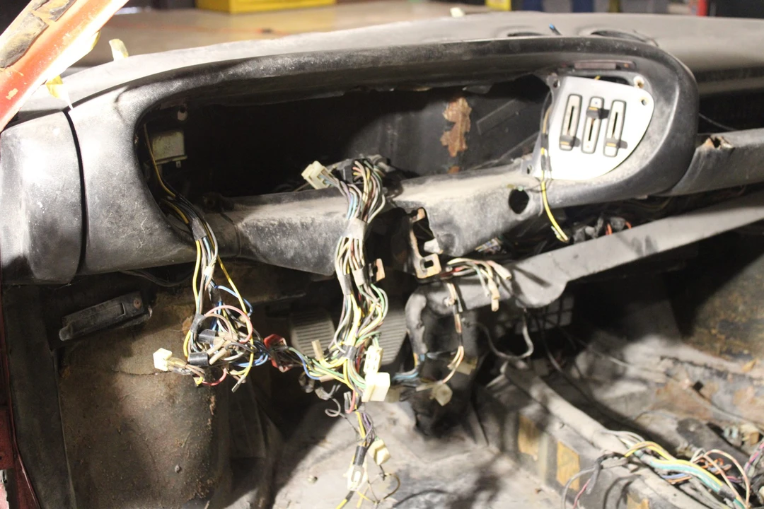 1975 Ferrari 308 GT4 - Image 26 of 31