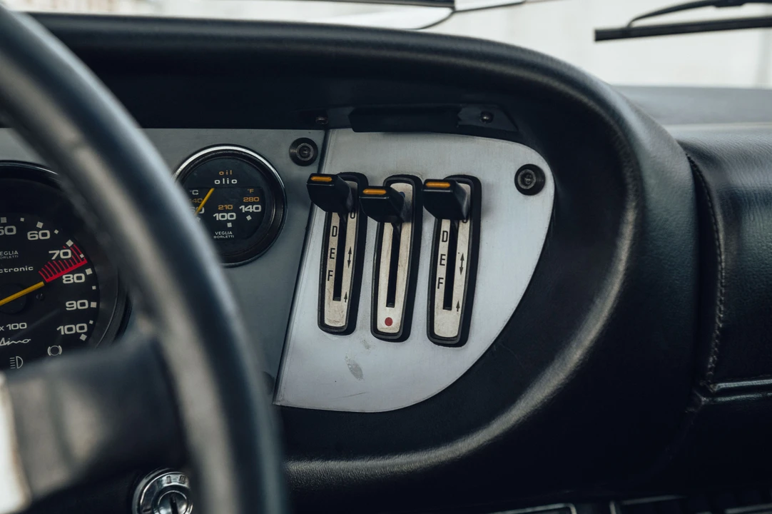 1975 Ferrari 308 GT4 - Image 16 of 31