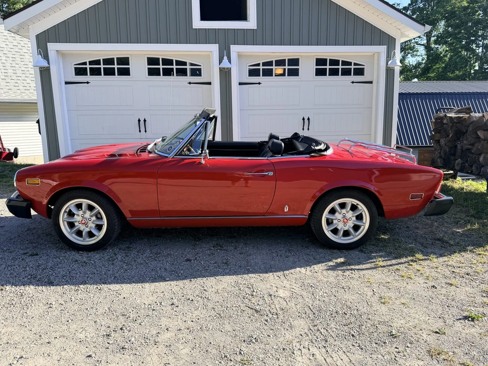 1975 Fiat 124 Sport Spider - Image 9 of 31