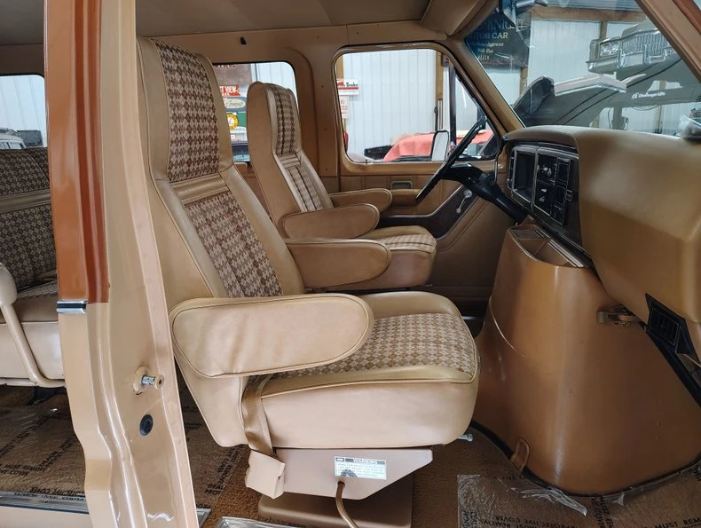 1975 Ford Econoline Van - Image 23 of 31
