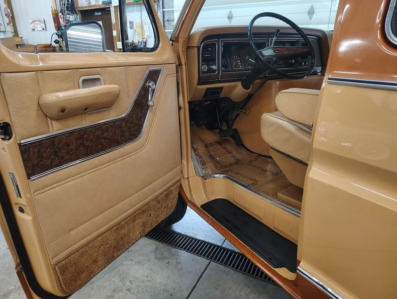 1975 Ford Econoline Van - Image 16 of 31