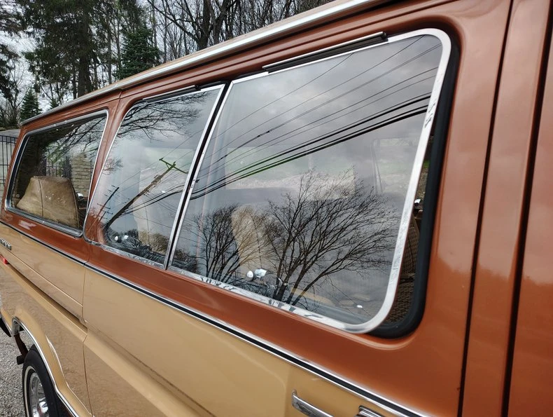 1975 Ford Econoline Van - Image 14 of 31