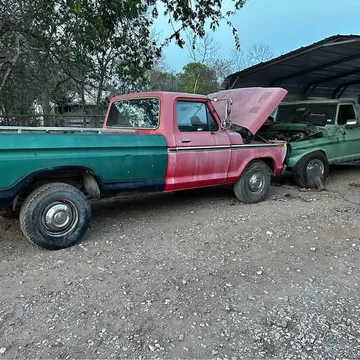1975 Ford F-250 Long Bed