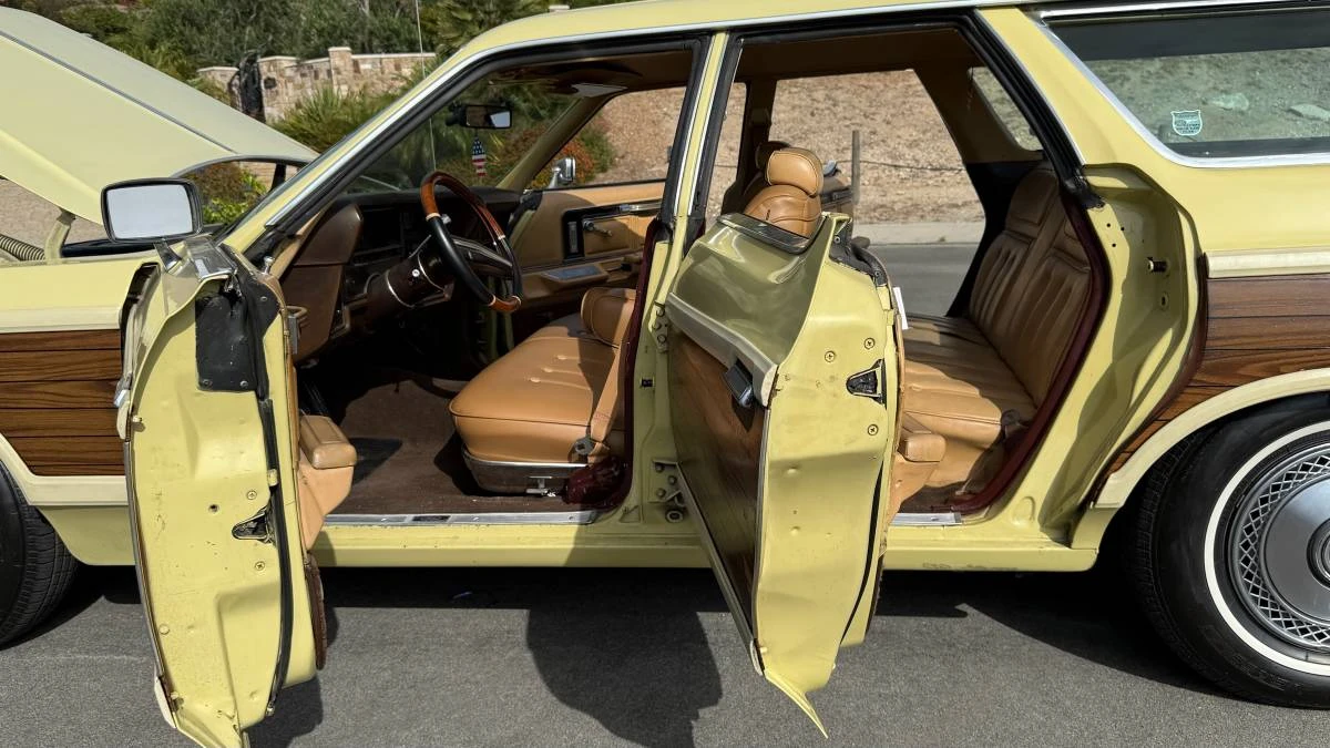 1975 Ford Country Squire - Image 21 of 24