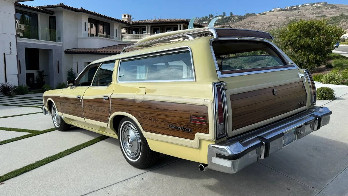 1975 Ford Country Squire - Image 8 of 24