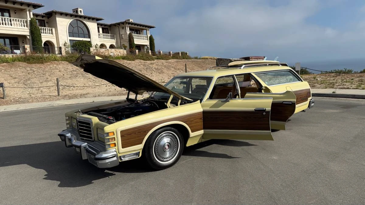 1975 Ford Country Squire - Image 12 of 24