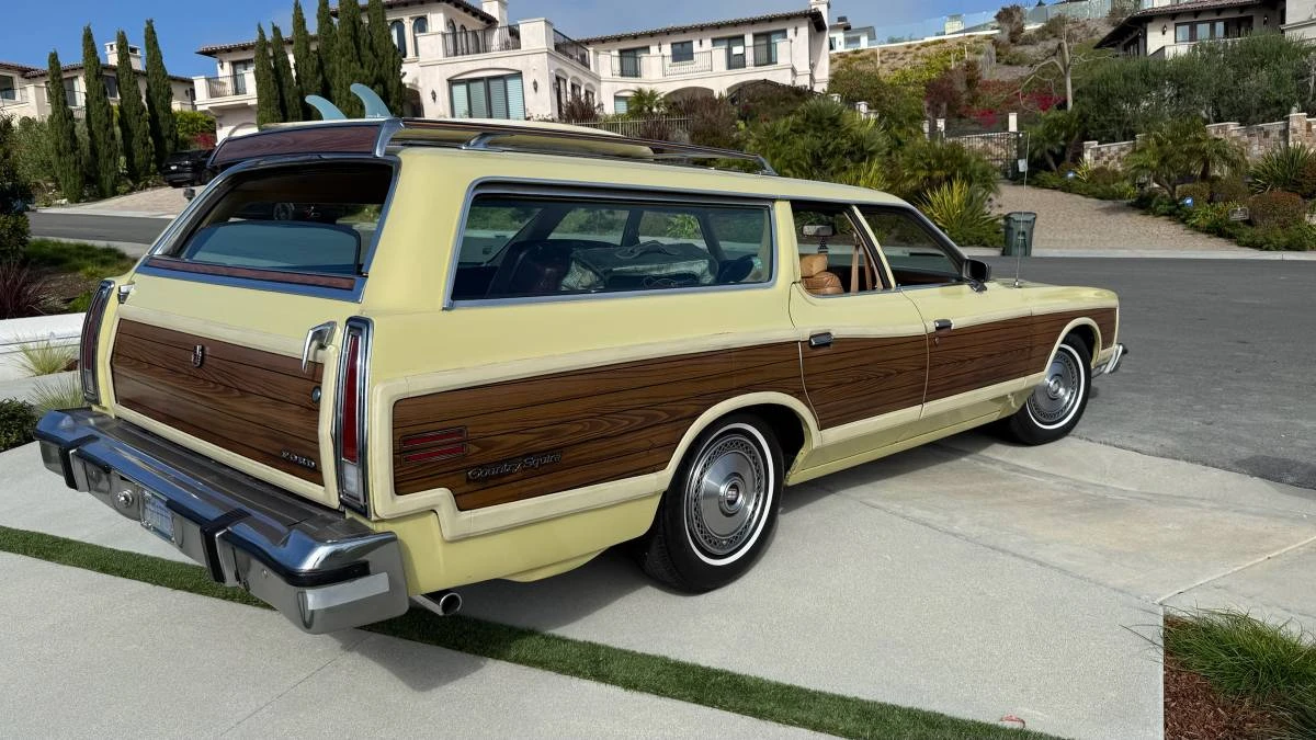 1975 Ford Country Squire - Image 6 of 24