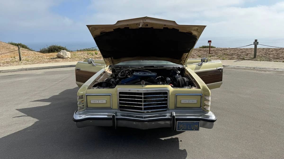 1975 Ford Country Squire - Image 13 of 24
