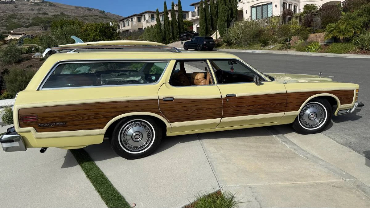 1975 Ford Country Squire - Image 4 of 24