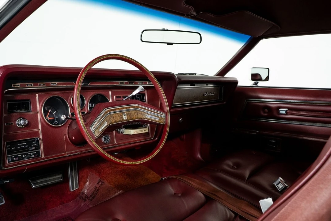1975 Ford Thunderbird - Image 2 of 31