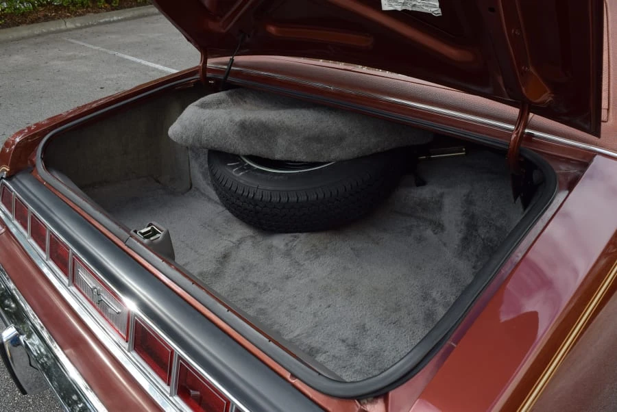 1975 Ford Thunderbird 6th Gen - Image 4 of 11