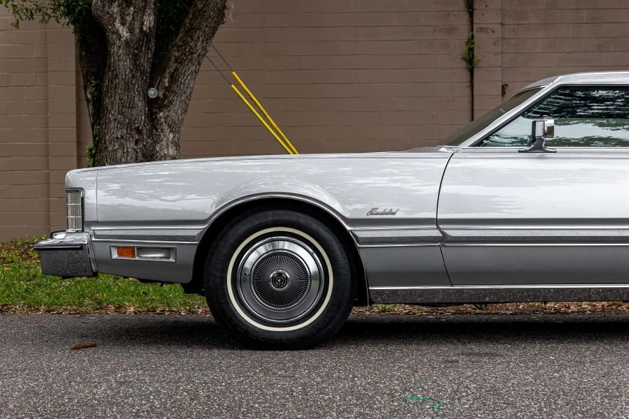 1975 Ford Thunderbird 6th Gen - Image 5 of 31