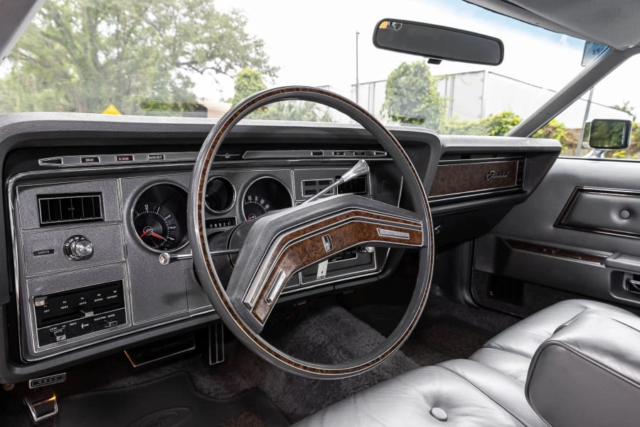 1975 Ford Thunderbird 6th Gen - Image 24 of 31