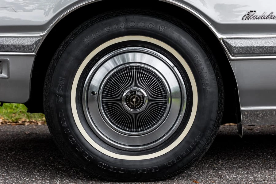 1975 Ford Thunderbird 6th Gen - Image 15 of 31