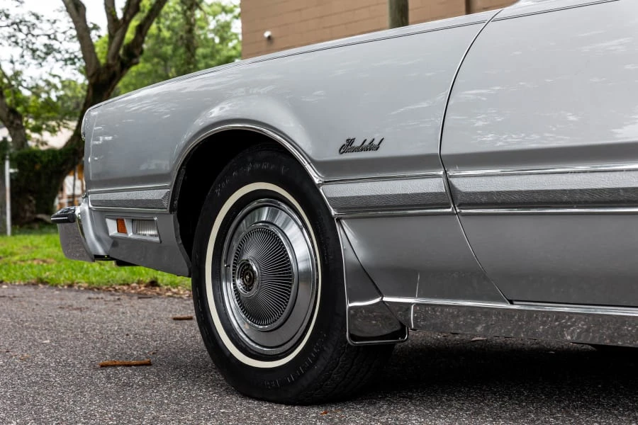 1975 Ford Thunderbird 6th Gen - Image 12 of 31