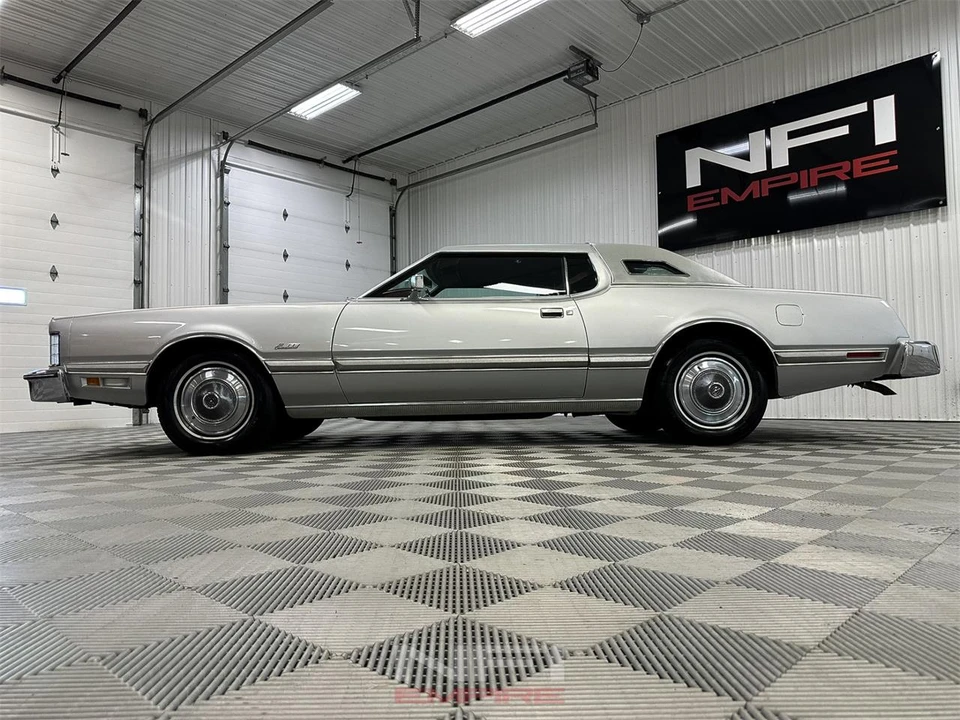 1975 Ford Thunderbird 6th Gen - Image 11 of 31