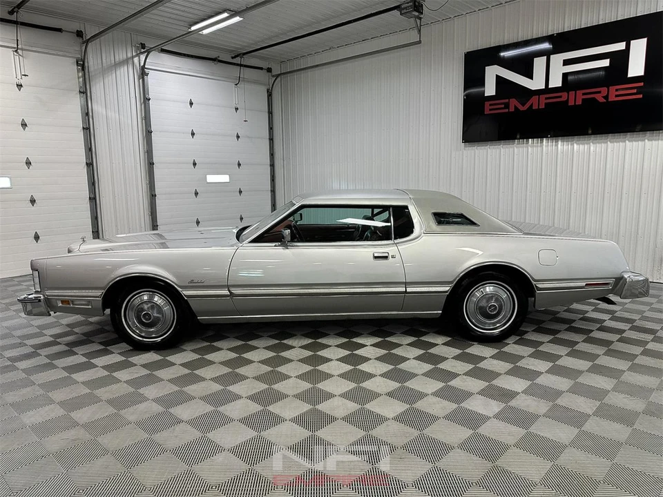 1975 Ford Thunderbird 6th Gen - Image 2 of 31