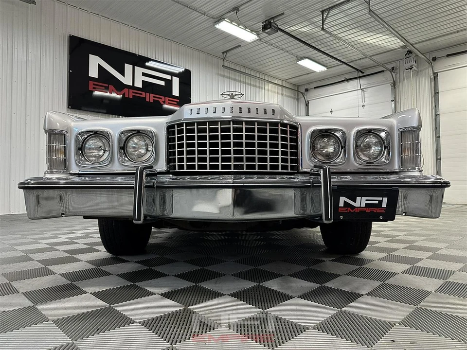 1975 Ford Thunderbird 6th Gen - Image 14 of 31