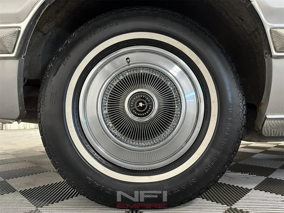1975 Ford Thunderbird 6th Gen - Image 18 of 31