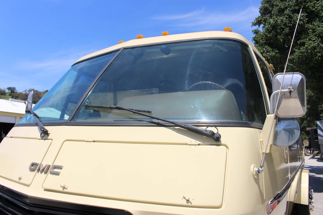 1975 GMC Motorhome - Image 21 of 31