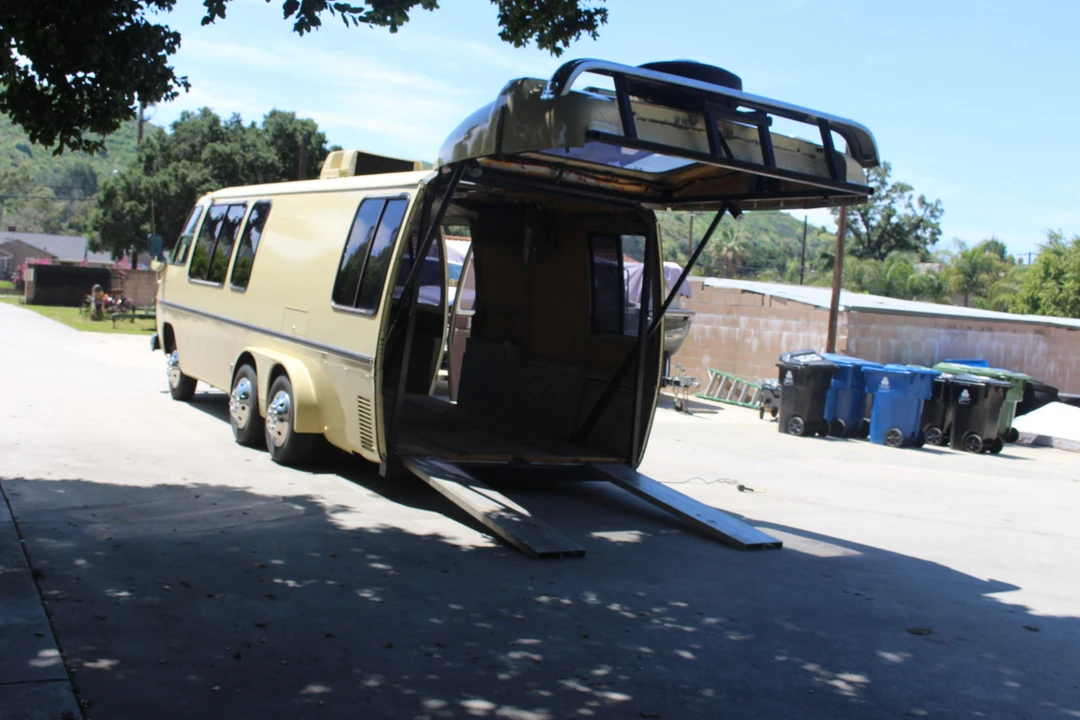 1975 GMC Motorhome - Image 7 of 31