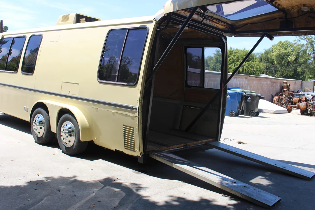 1975 GMC Motorhome - Image 8 of 31