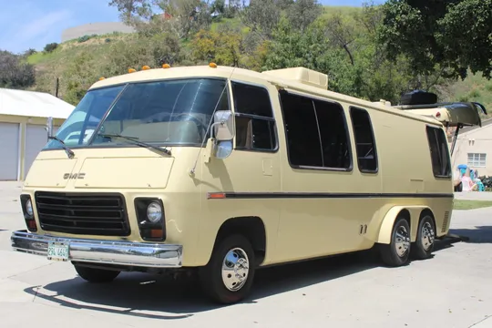 1975 GMC MotorHome Car Hauler Conversion
