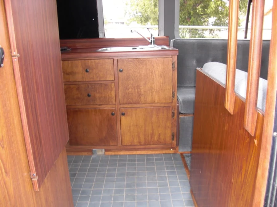 1975 GMC Motorhome - Image 10 of 21