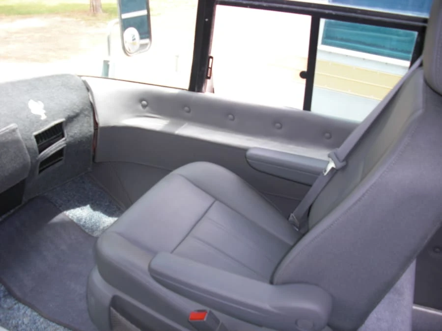 1975 GMC Motorhome - Image 6 of 21