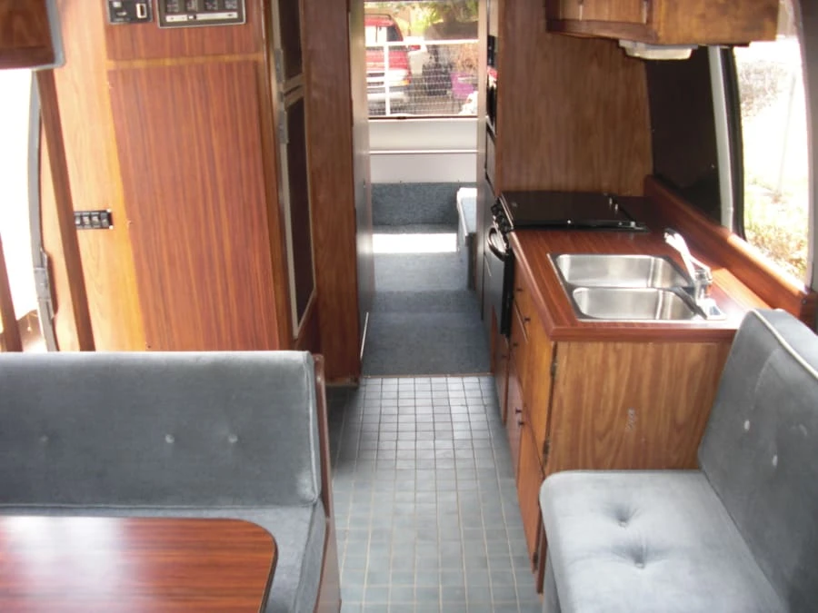 1975 GMC Motorhome - Image 15 of 21