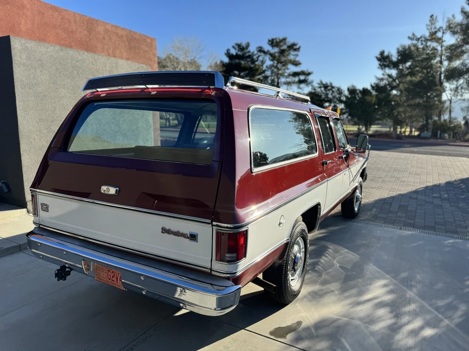 1975 GMC Suburban 7th Gen - Image 12 of 31