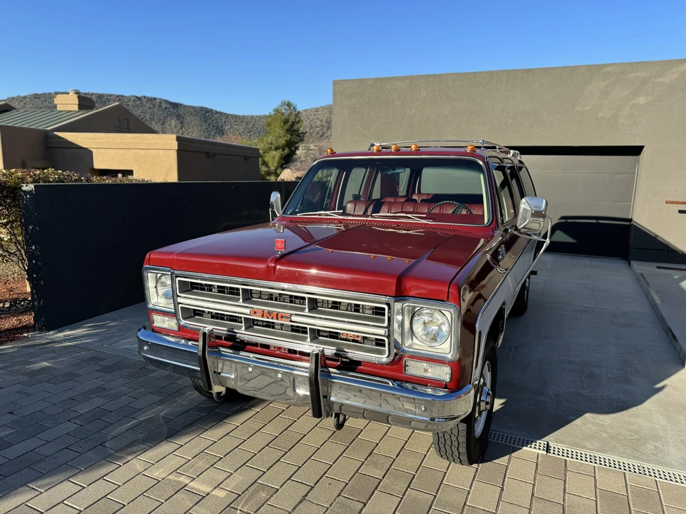 1975 GMC Suburban 7th Gen - Image 9 of 31