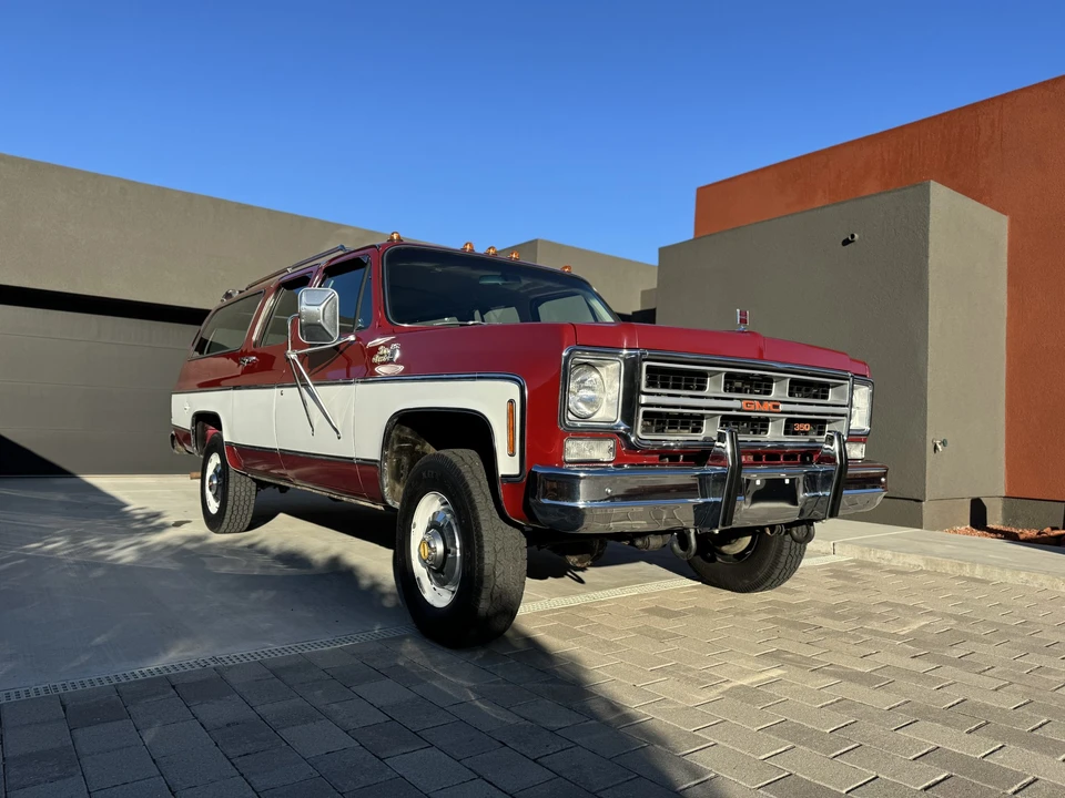 1975 GMC Suburban 7th Gen - Image 10 of 31