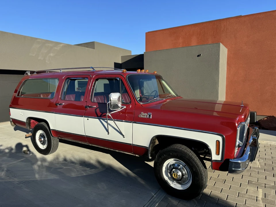 1975 GMC Suburban 7th Gen - Image 11 of 31
