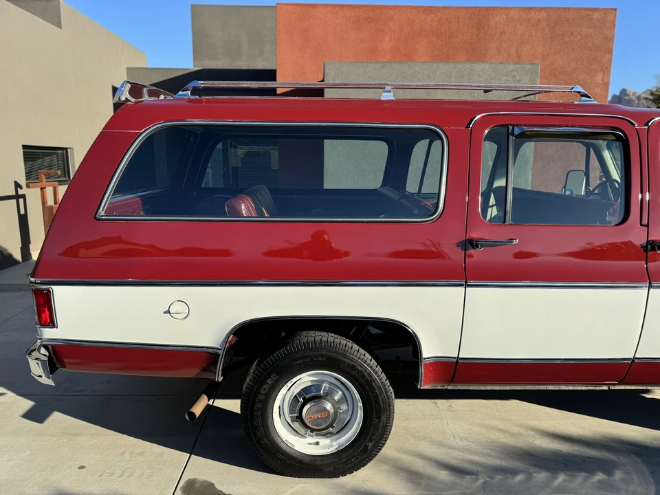 1975 GMC Suburban 7th Gen - Image 14 of 31