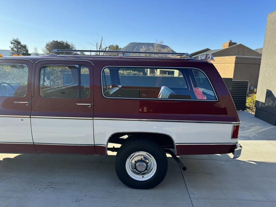1975 GMC Suburban 7th Gen - Image 17 of 31