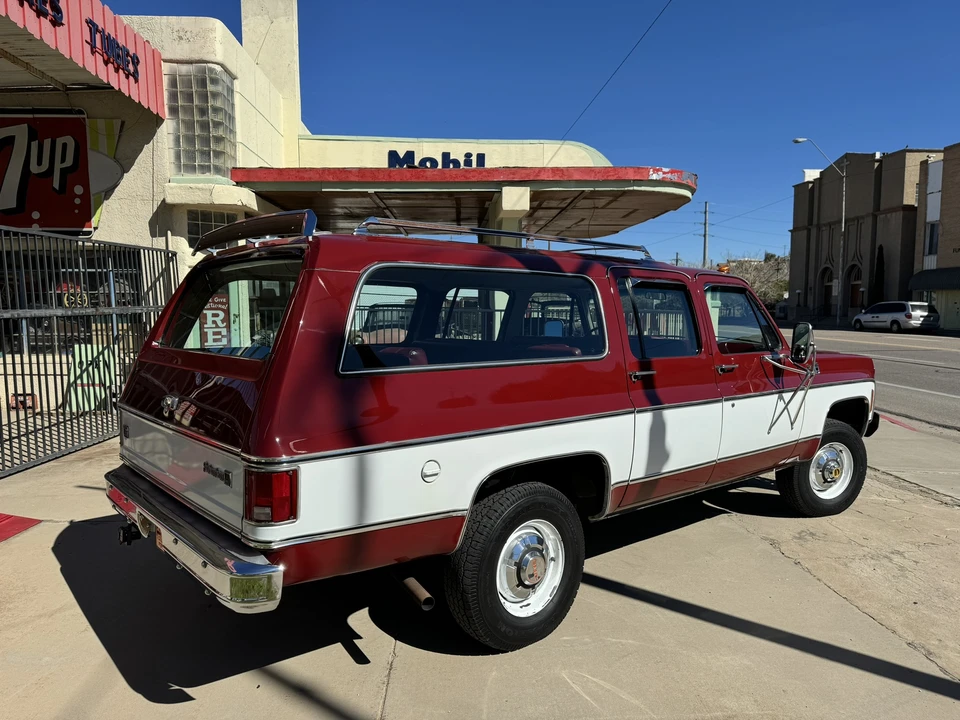1975 GMC Suburban 7th Gen - Image 5 of 31